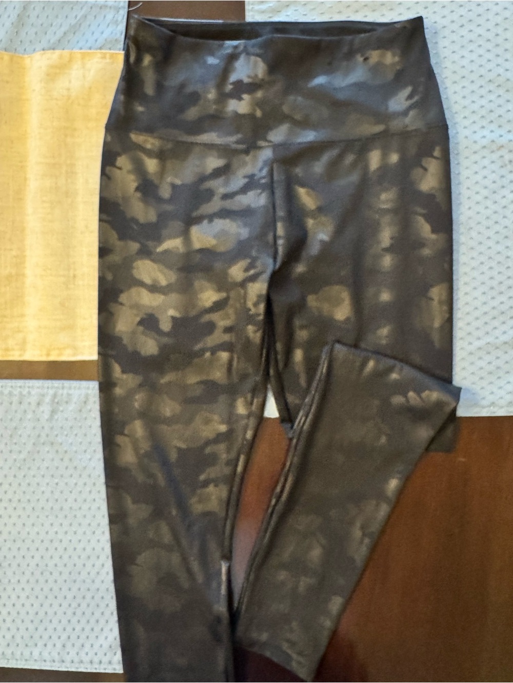 Simply Vera High-Waist Black Metallic Camouflage Leggings